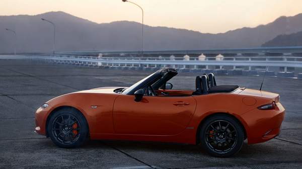 Mazda-MX-5-30-Jahre-Sondermodell-fotoshowBigWide-85ba4718-1423170