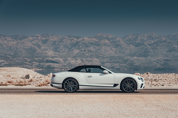 Bentley Continental GT Convertible 14
