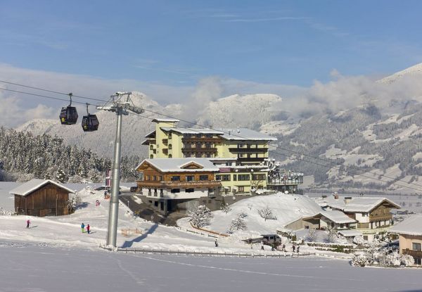 blick_auf_das_winterliche_hotel_waldfriede_hotel_waldfriede