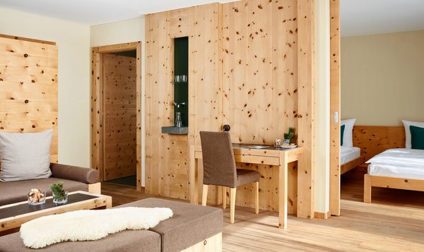 17_Arosea_Life-Balance-Suite_0617241-001