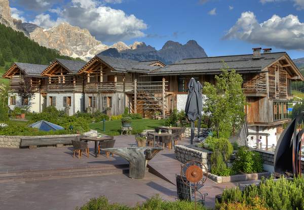 Fanes außen Sommer 2016 © Hotel Fanes