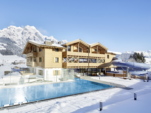 Riederalm-HausansichtWinter-FotoLorenzMasser