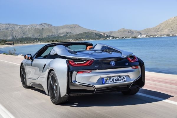 P90301861_lowRes_bmw-i8-roadster-04-2