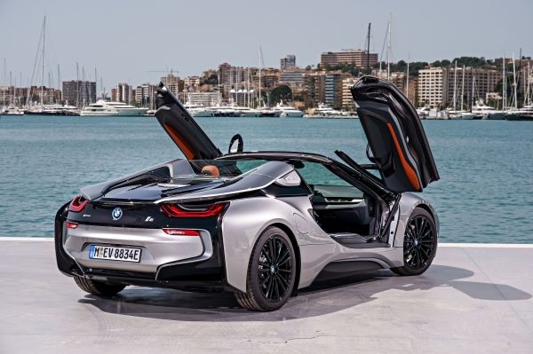 P90301869_lowRes_bmw-i8-roadster-04-2