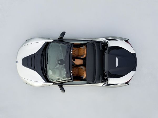 P90301901_lowRes_bmw-i8-roadster-04-2