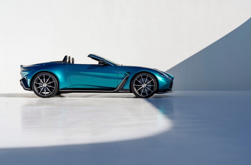 V12 Vantage Roadster_08